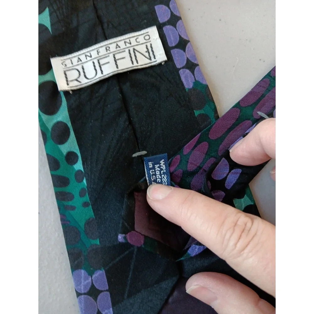 Vintage Men's Tie Black Purple Polk a Dot Groovy WIDE Loud Silk‎ Dad Mob Boss - Picture 4 of 5
